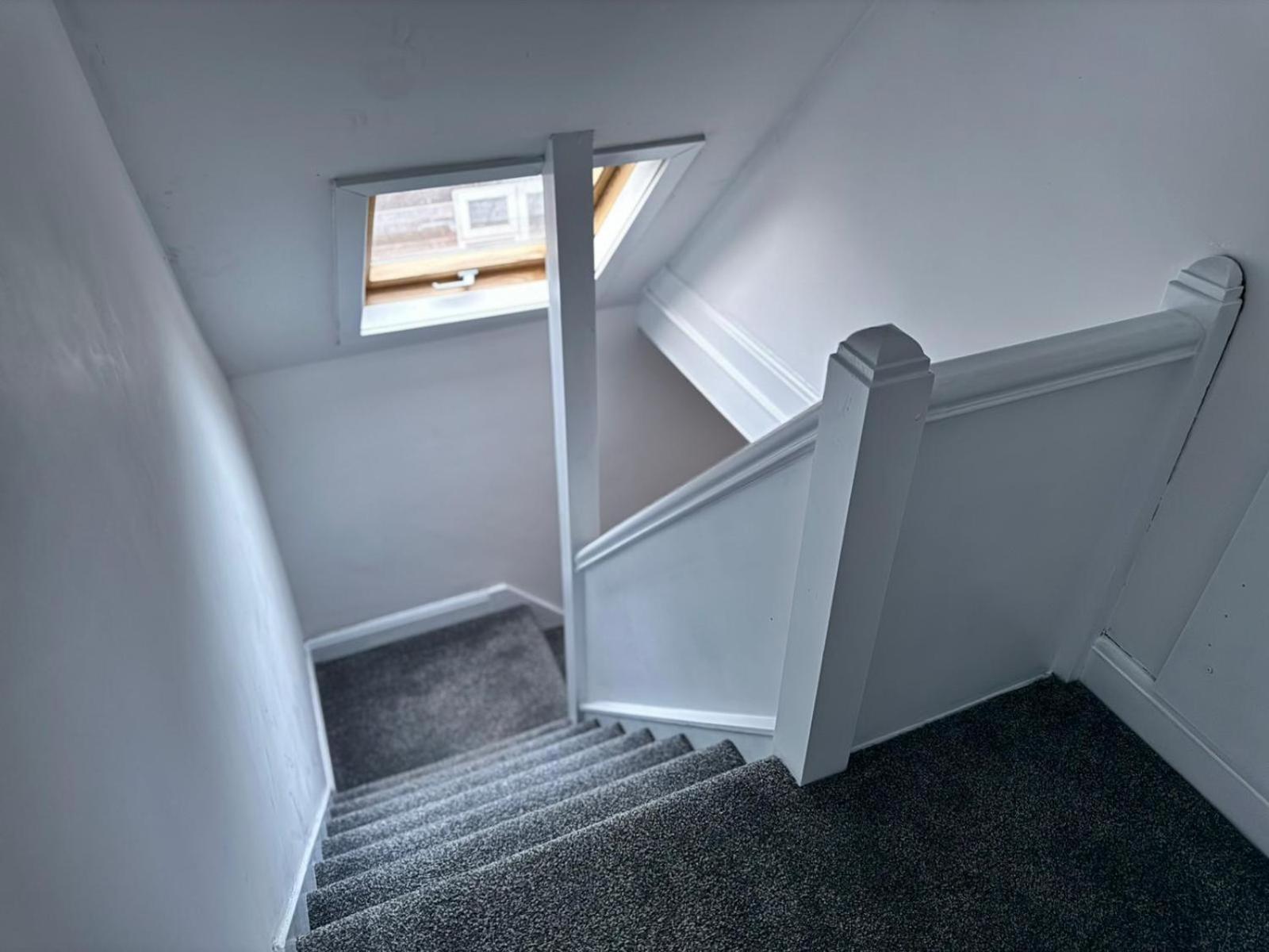 Shm Stays Solihull Hs2 Nec Airport Nr M6 M40 M42 Great For Long & Short Stays 15 Min Walk To Train Station 5 Min Drive To Town Centre Outside Bus Stops & Supermarket Free Parking エクステリア 写真